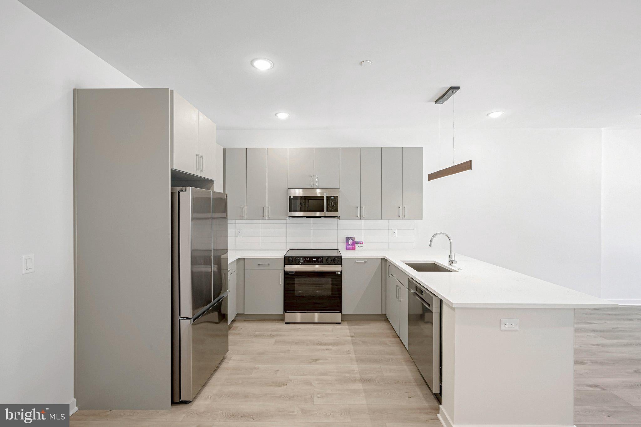 23 ROCK HILL ROAD 511