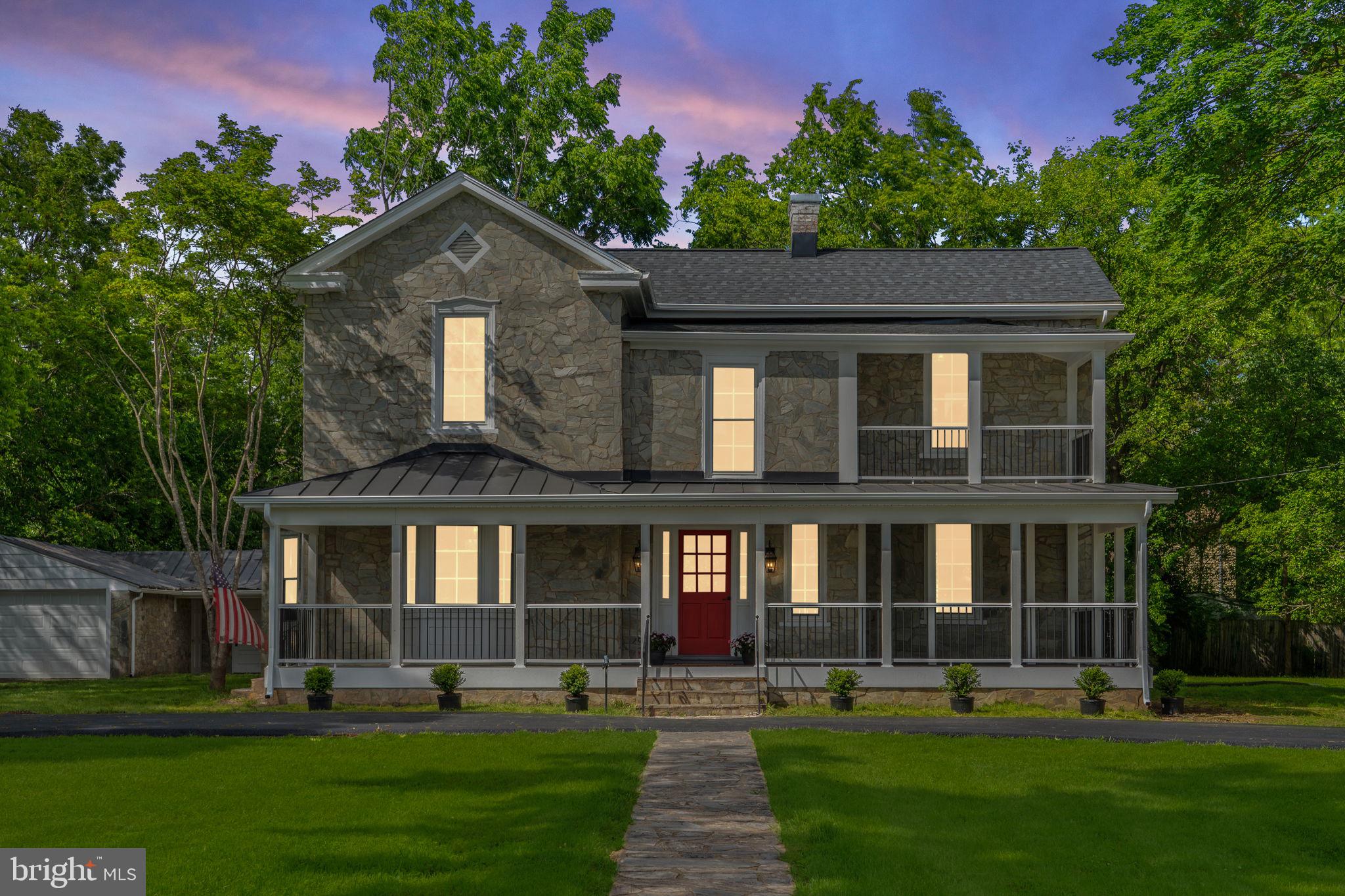 105 E WASHINGTON STREET