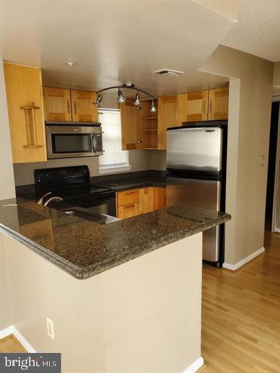 BRIDGEPORT CONDOS - Residential Lease