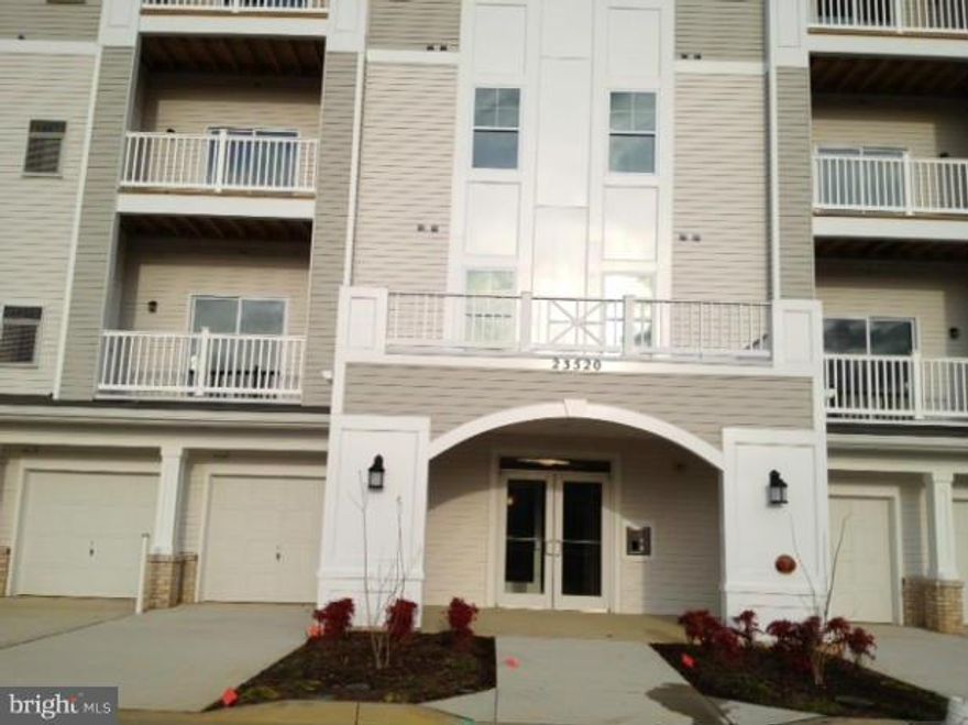 Beautiful like new condo comes with a garage.  Light and bright with lots of Windows.  Very private.  Huge kitchen breakfast bar. Do not shovel  snow, do not rake leaves, live maintenance free.