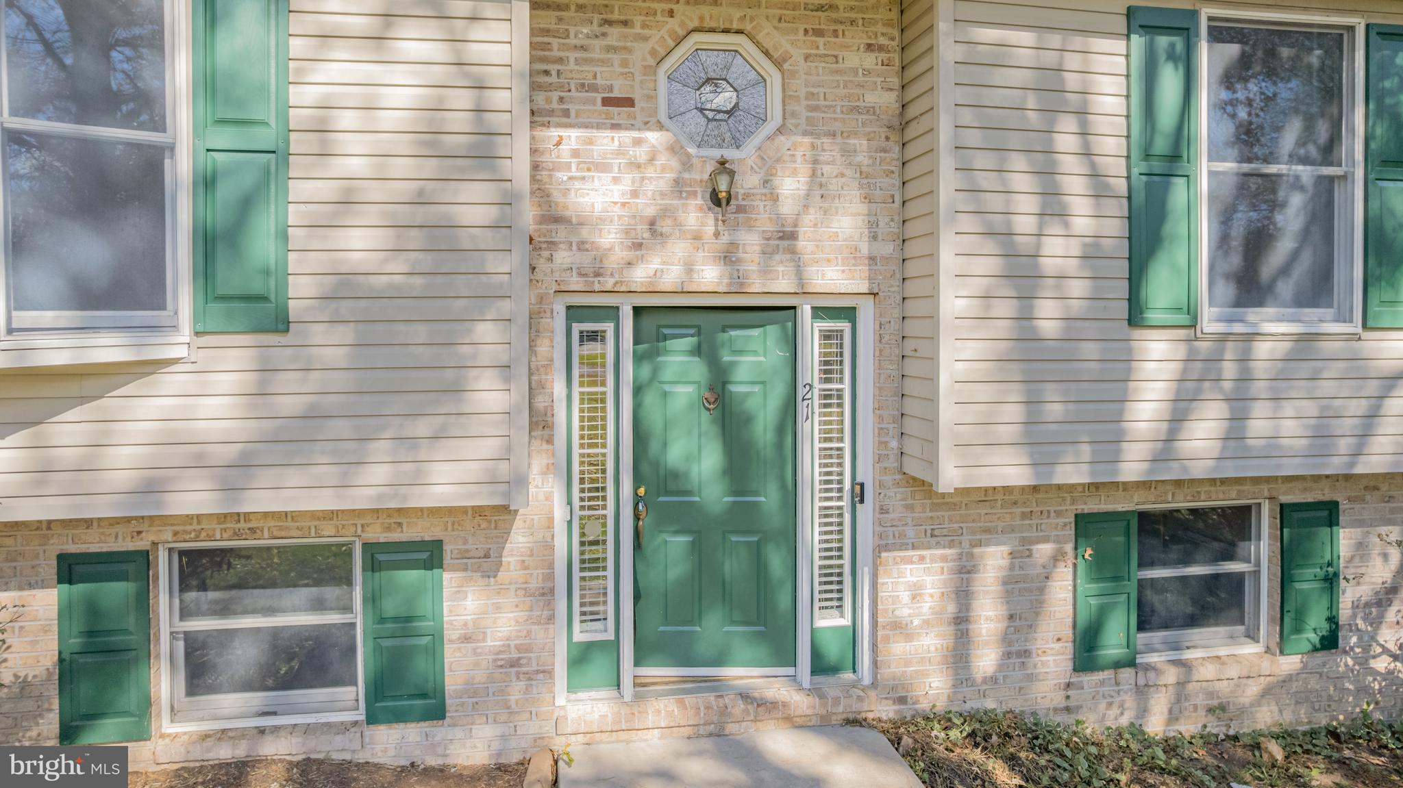 21 COUNTRY LANE