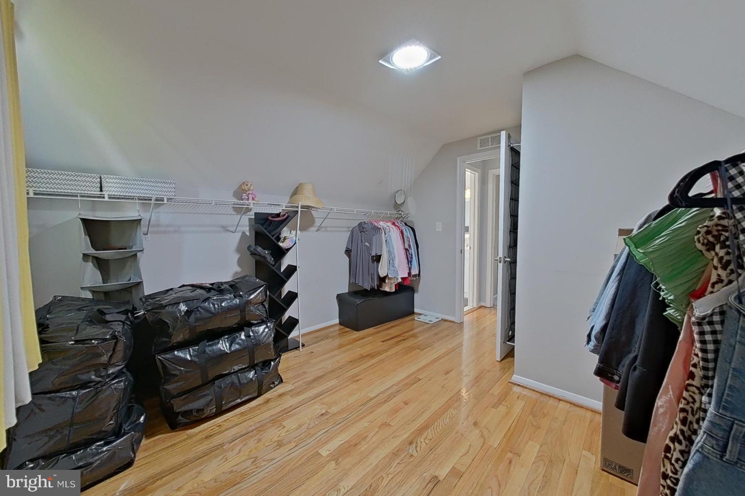 AMBERLY - Residential