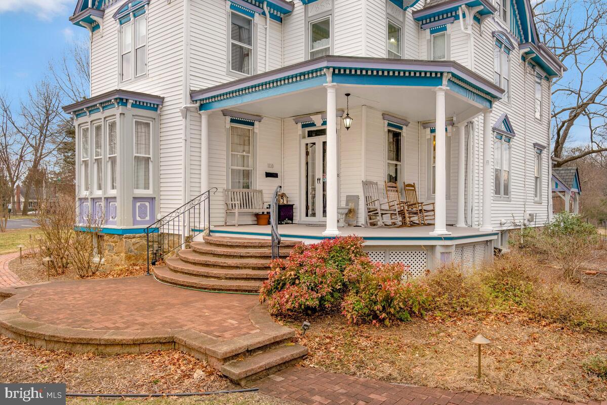 1110 MONTGOMERY STREET