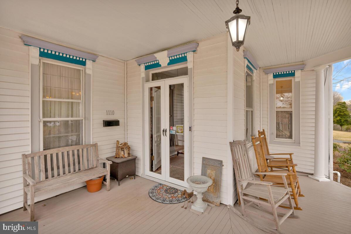 1110 MONTGOMERY STREET