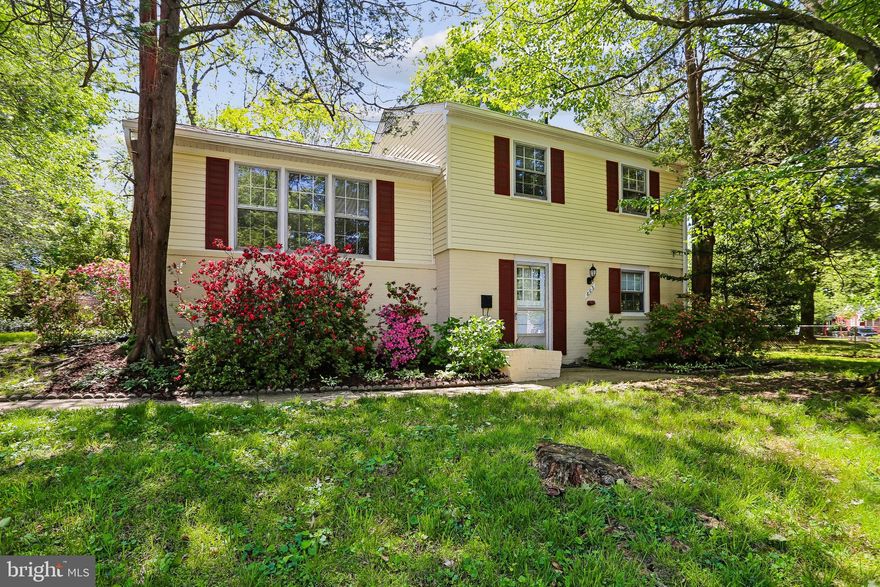 Charming and move-in ready split-level home on a quiet dead-end street in a highly sought-after location!  
This three-bedroom, 1.5 bathroom home sits on a picturesque lot and features numerous recent updates, including a new roof, siding, gutters, shutters, freshly poured concrete driveway, updated electrical outlets and fresh paint throughout.
Enjoy beautiful hardwood flooring across the main and upper levels.   The remodeled Kitchen shines with granite countertops, new stovetop, sink, faucet, dishwasher and updated flooring - perfect for everyday living and entertaining.
Upstairs offers three spacious bedrooms and a full bath.  The lower level provides a versatile family/recreation room, powder room, laundry area, and additional storage, with direct access to a fenced backyard, patio and garden shed.
Ideally located near shopping, dining, parks, trails and METRO access.  This home combines comfort, convenience and value.  Don't miss this opportunity!
