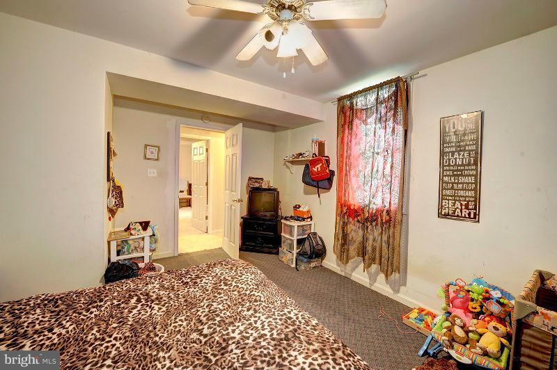 STAFFORD LAKES VILLAGE - Residential