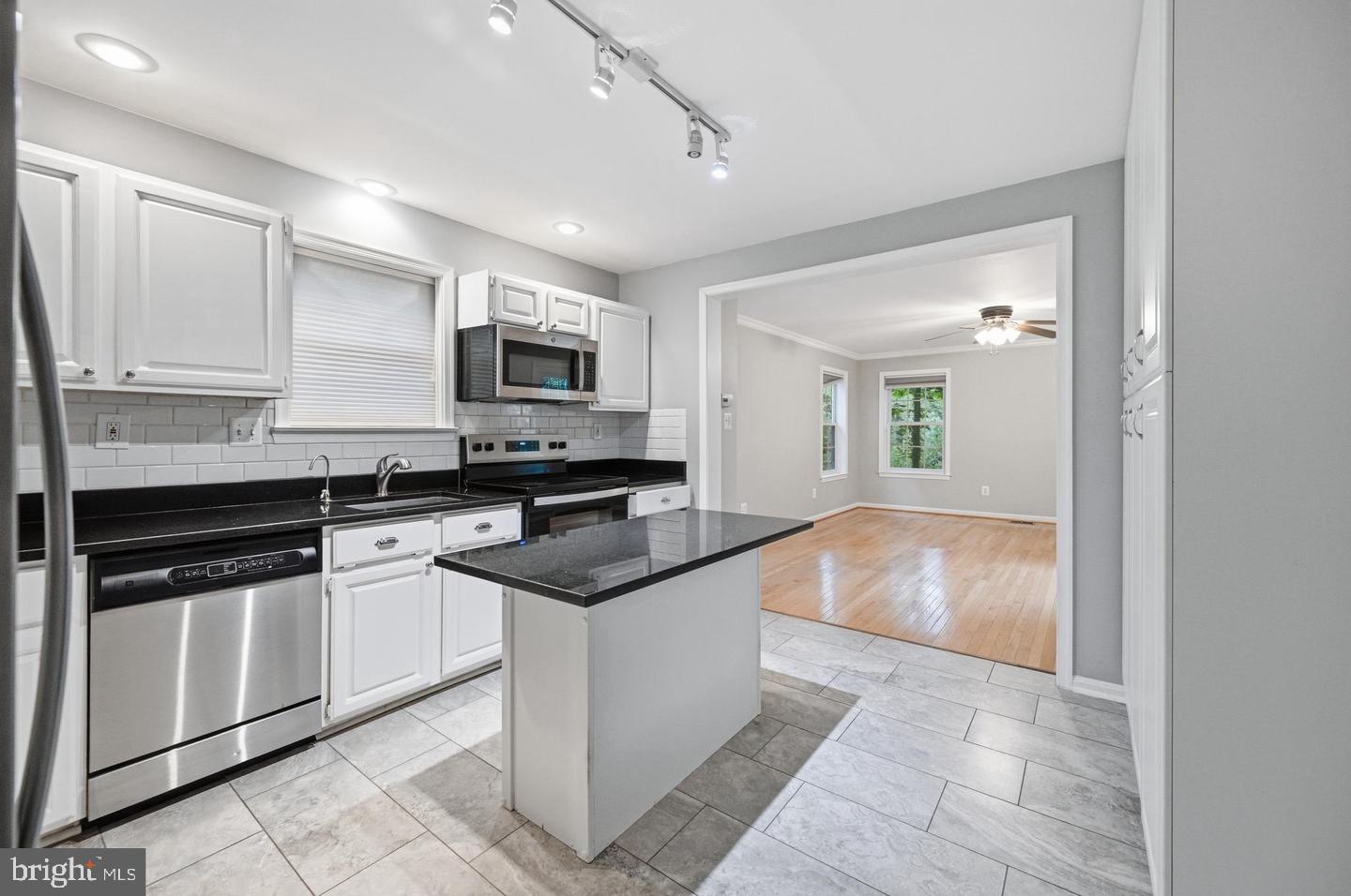 1649 BENNINGTON HOLLOW LANE