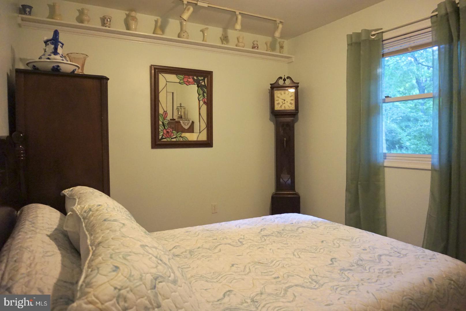 DUTCHMANS COVE - Residential