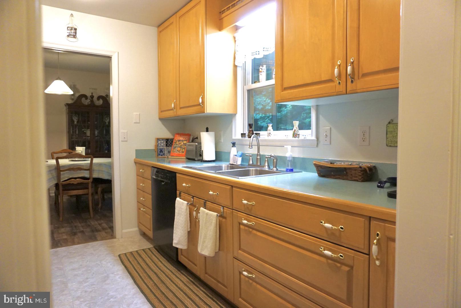 DUTCHMANS COVE - Residential