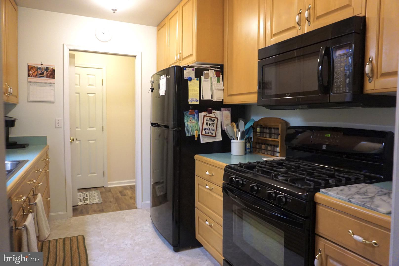 DUTCHMANS COVE - Residential