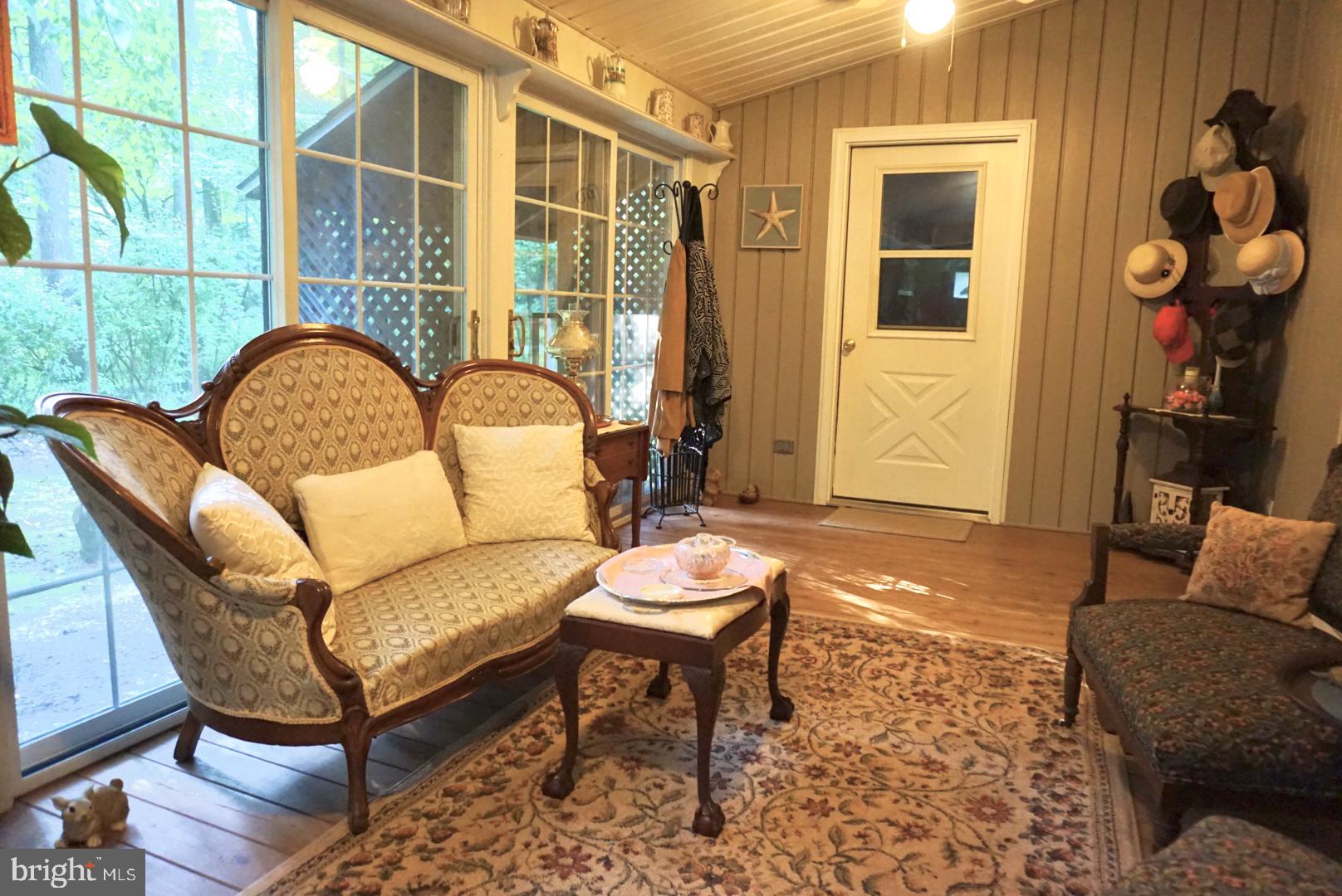 DUTCHMANS COVE - Residential