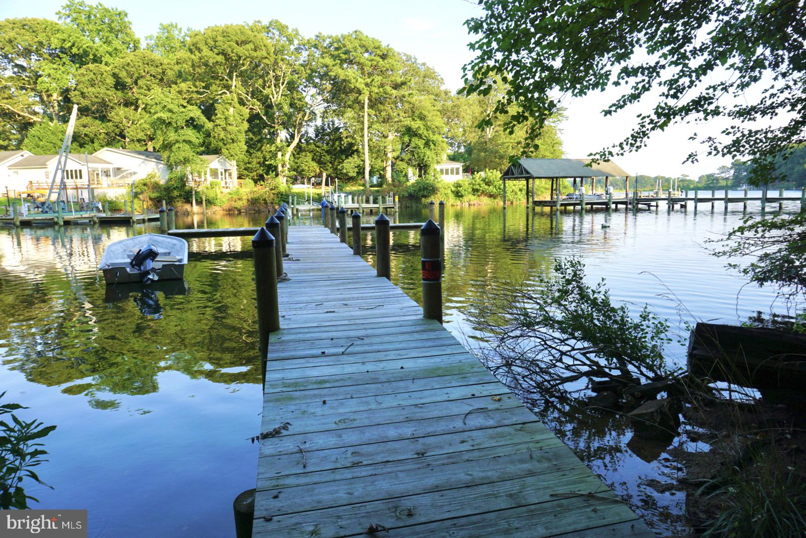 DUTCHMANS COVE - Residential