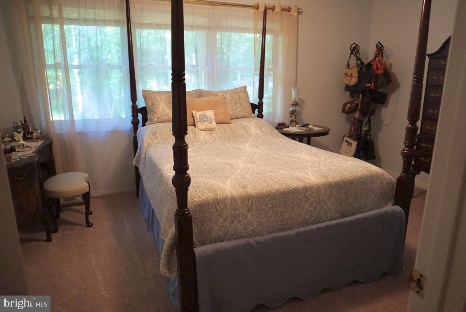 DUTCHMANS COVE - Residential