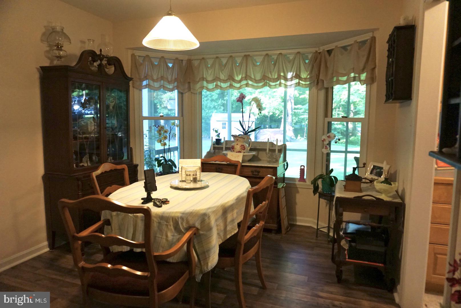 DUTCHMANS COVE - Residential