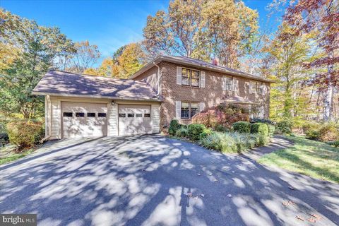8150 WOLF RUN SHOALS ROAD CLIFTON VA 20124