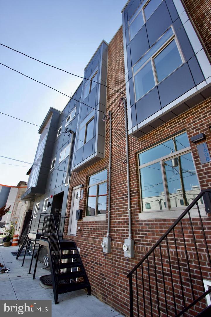 KENSINGTON - Residential Lease