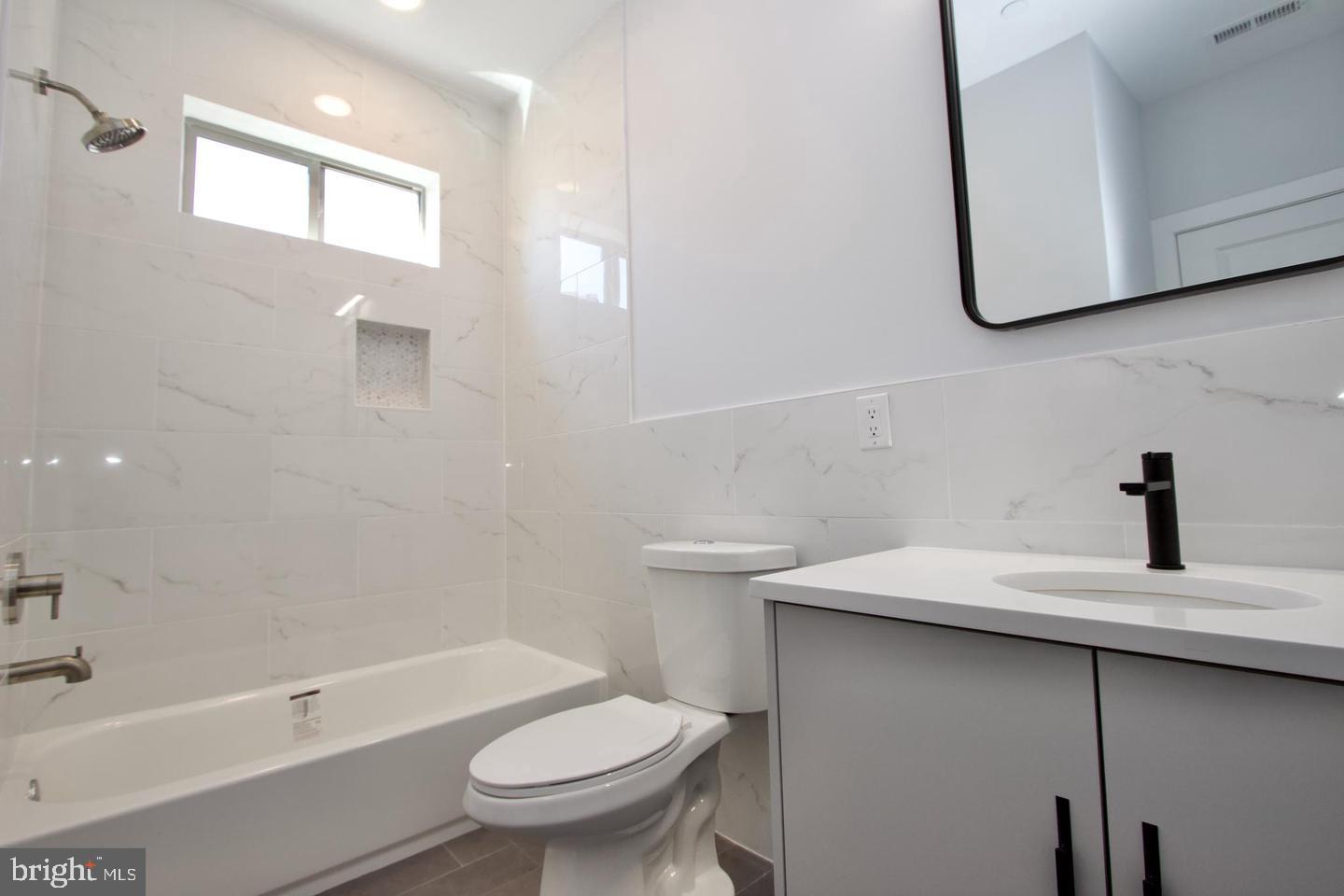 KENSINGTON - Residential Lease