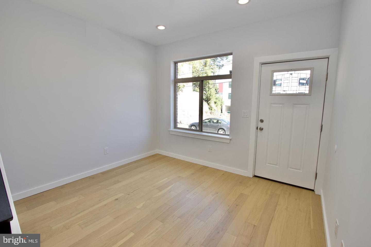 KENSINGTON - Residential Lease