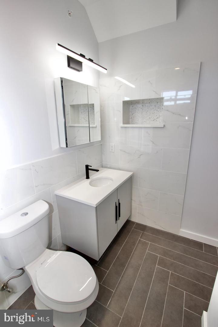 KENSINGTON - Residential Lease