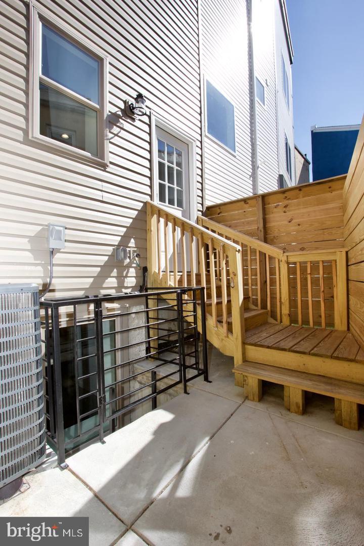 KENSINGTON - Residential Lease