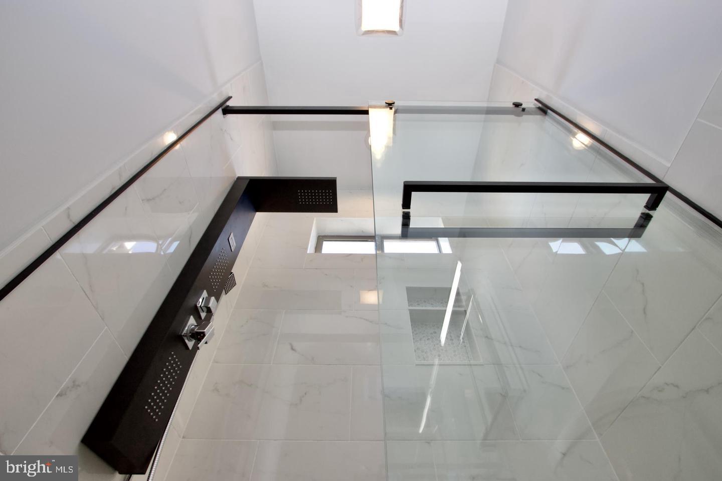 KENSINGTON - Residential Lease