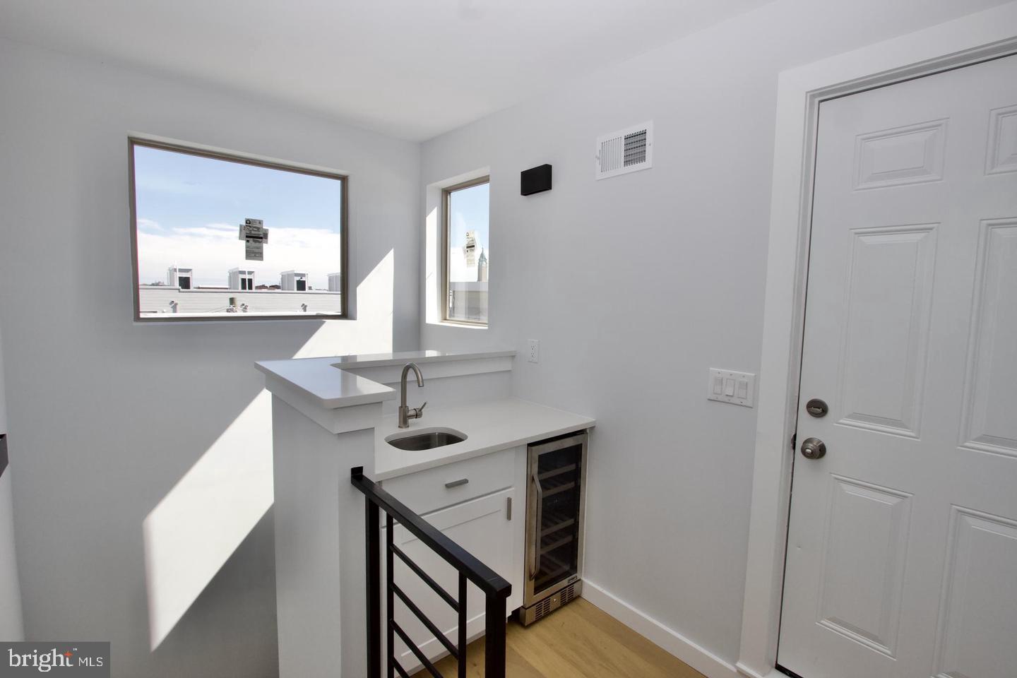 KENSINGTON - Residential Lease