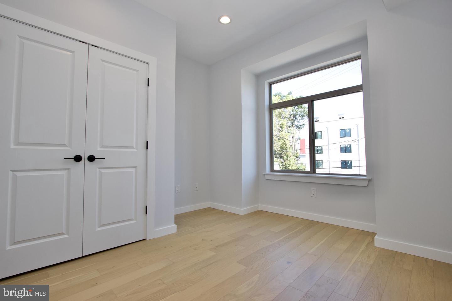 KENSINGTON - Residential Lease