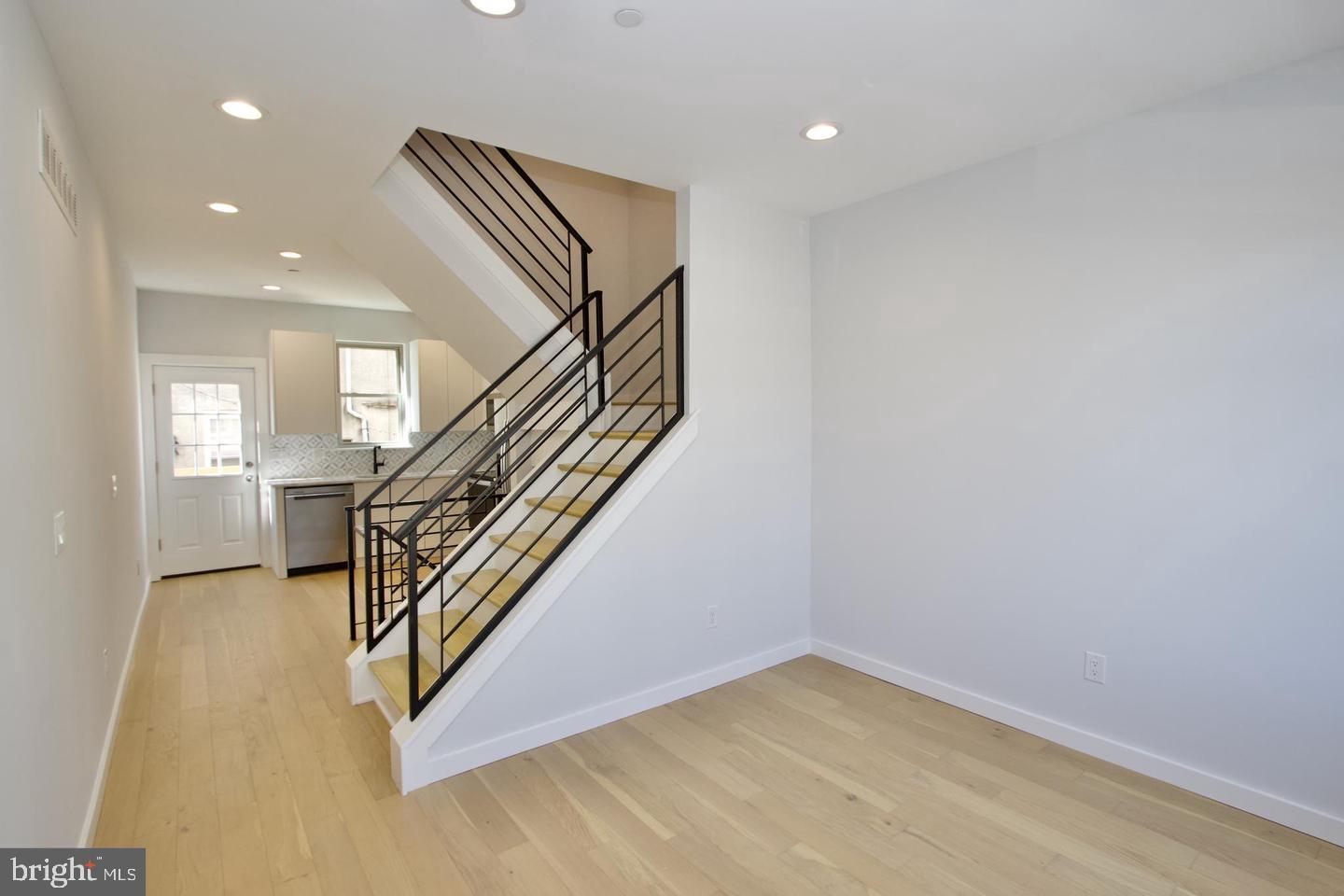 KENSINGTON - Residential Lease