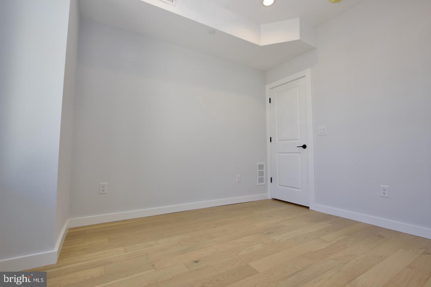 KENSINGTON - Residential Lease