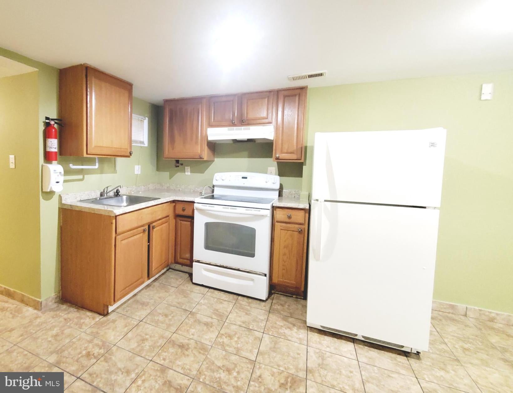 1131 N GILMOR STREET BASEMENT