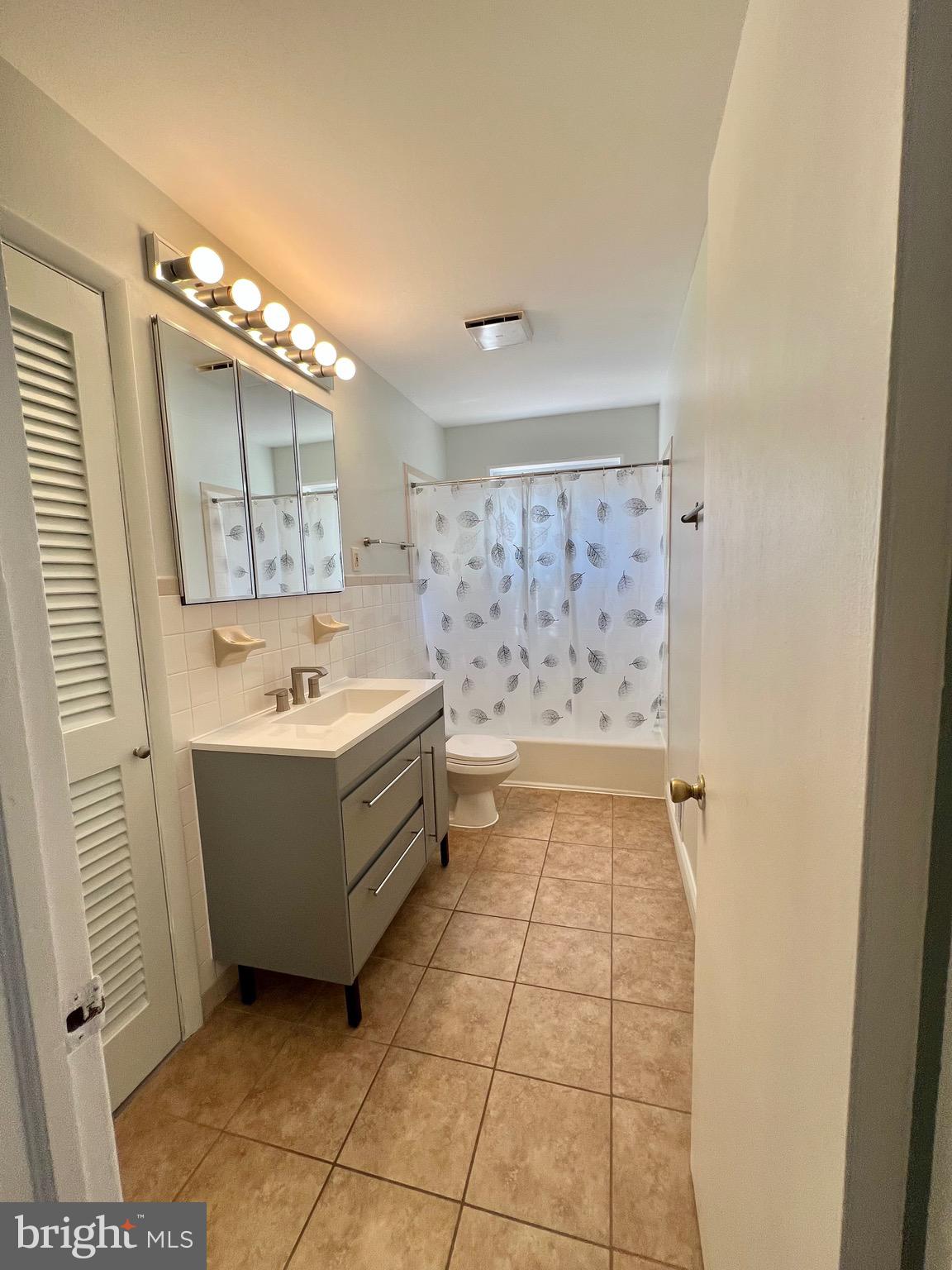 FRANKLIN PARK - Residential Lease