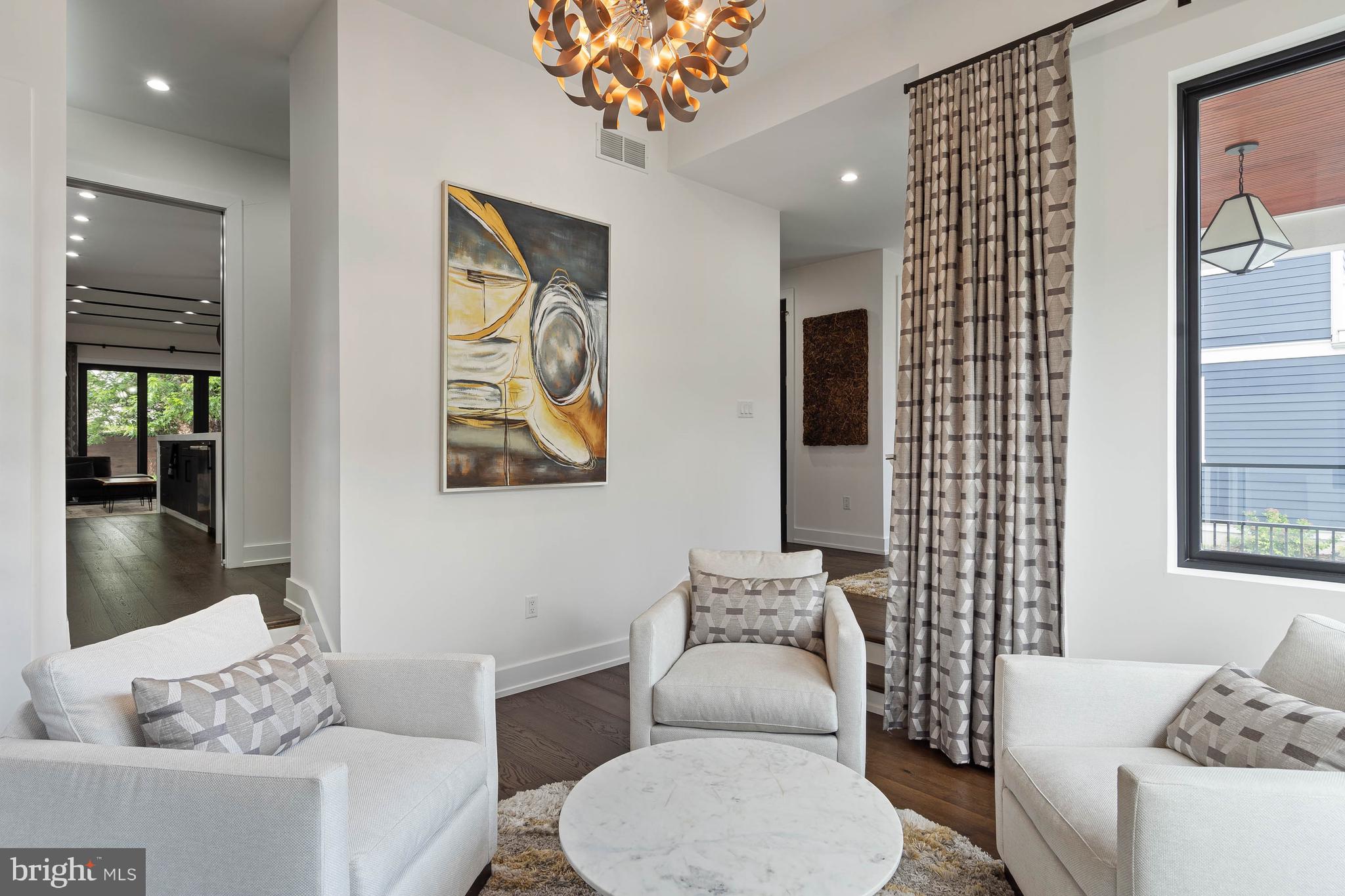 COUNTRY CLUB ESTATES - Residential