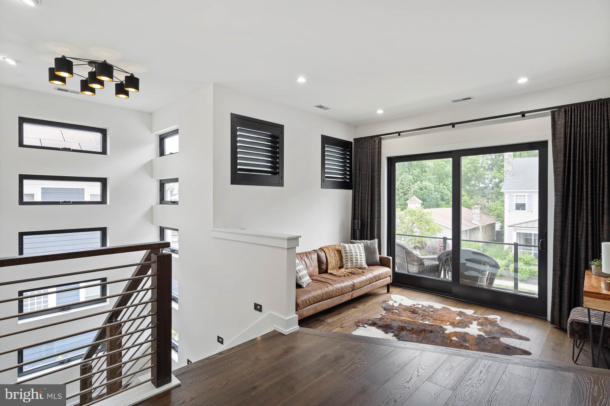 COUNTRY CLUB ESTATES - Residential