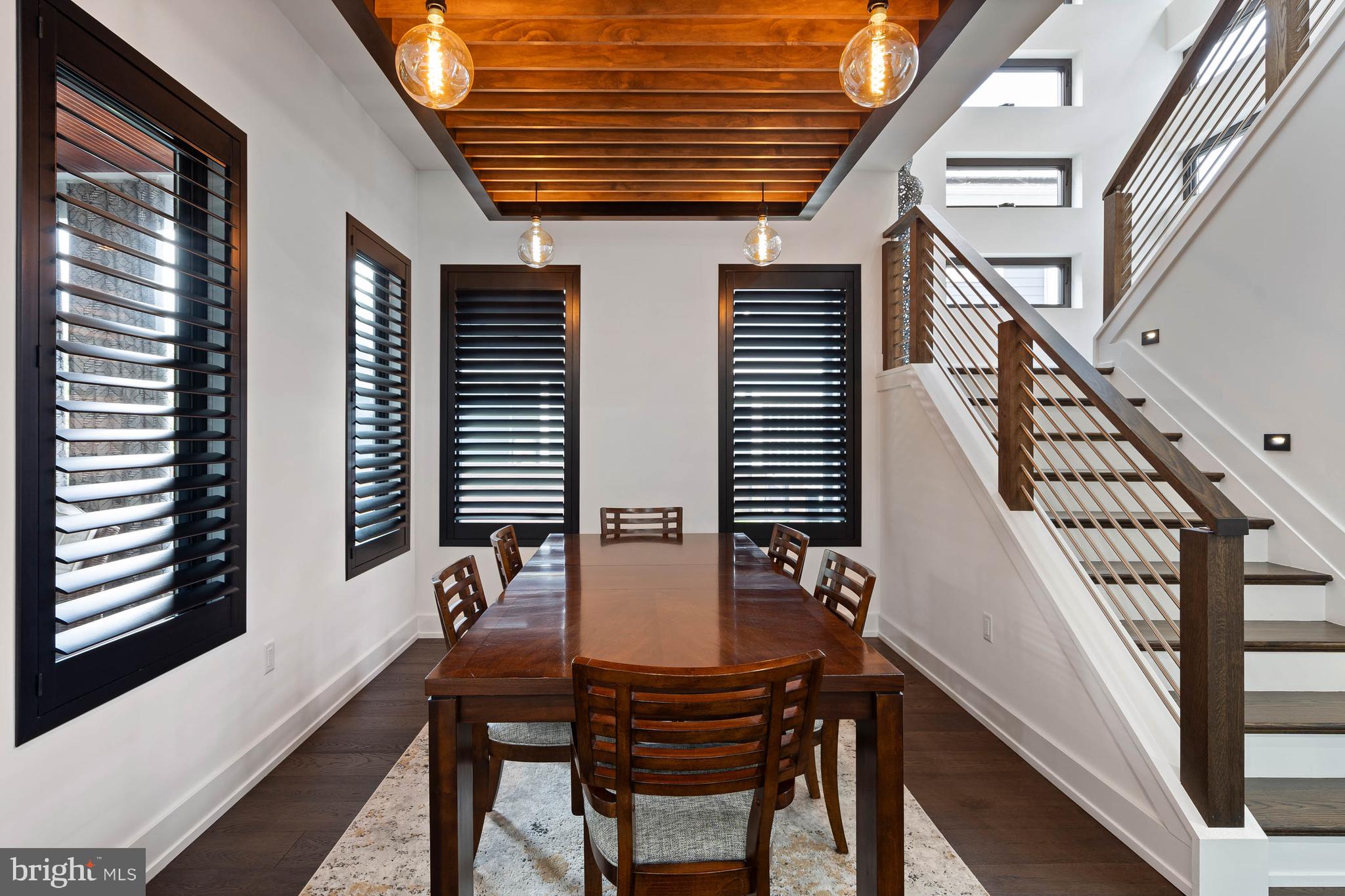 COUNTRY CLUB ESTATES - Residential