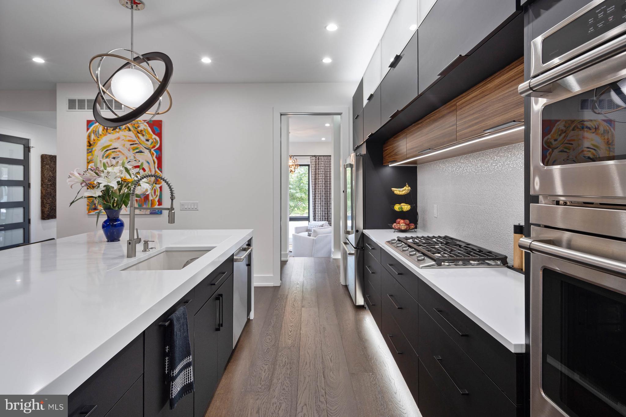 COUNTRY CLUB ESTATES - Residential