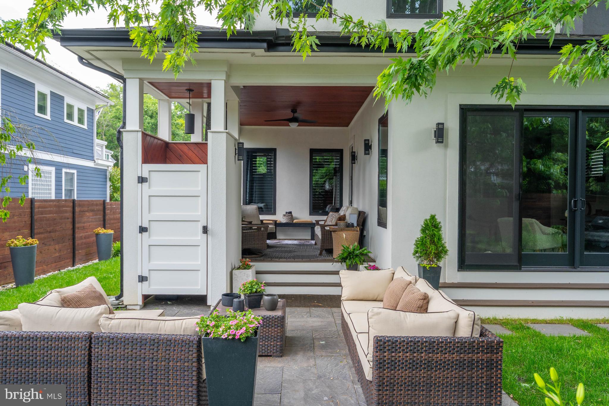 COUNTRY CLUB ESTATES - Residential