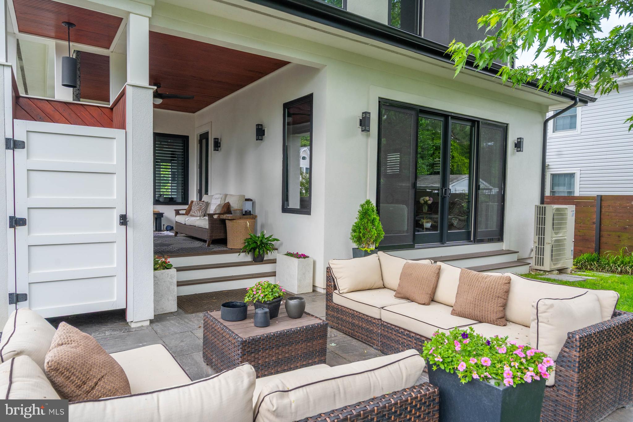 COUNTRY CLUB ESTATES - Residential