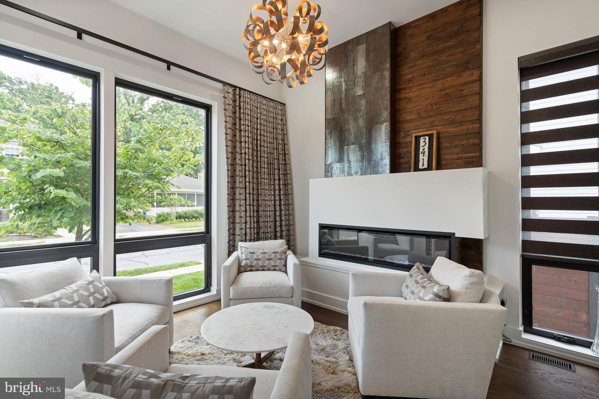 COUNTRY CLUB ESTATES - Residential