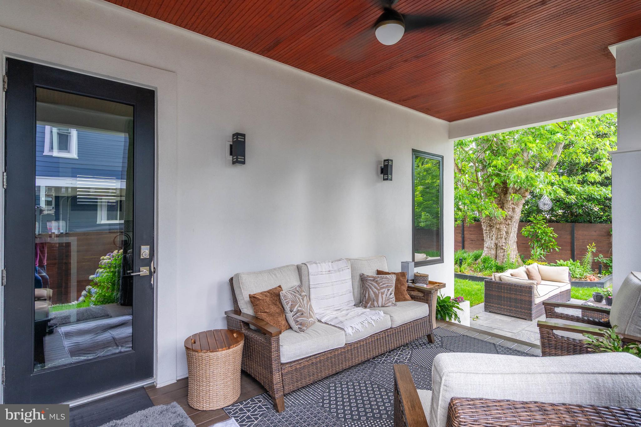 COUNTRY CLUB ESTATES - Residential