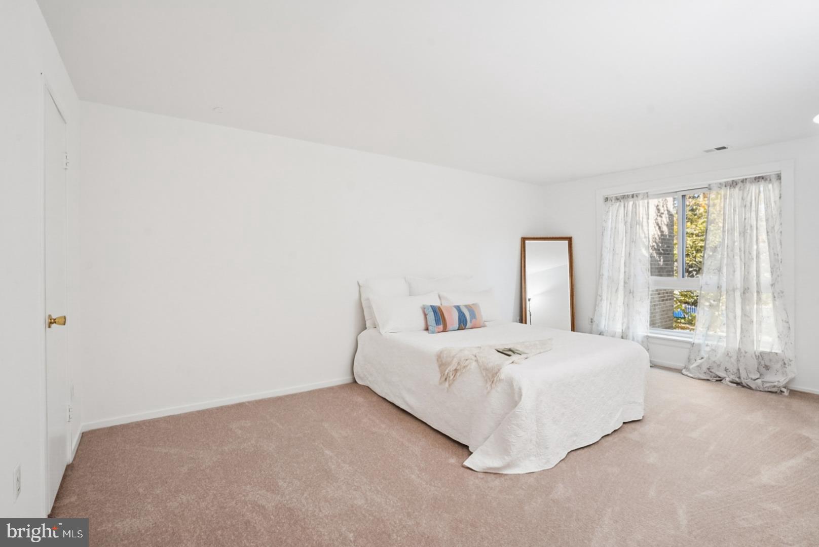 JEFFERSON MEWS - Residential