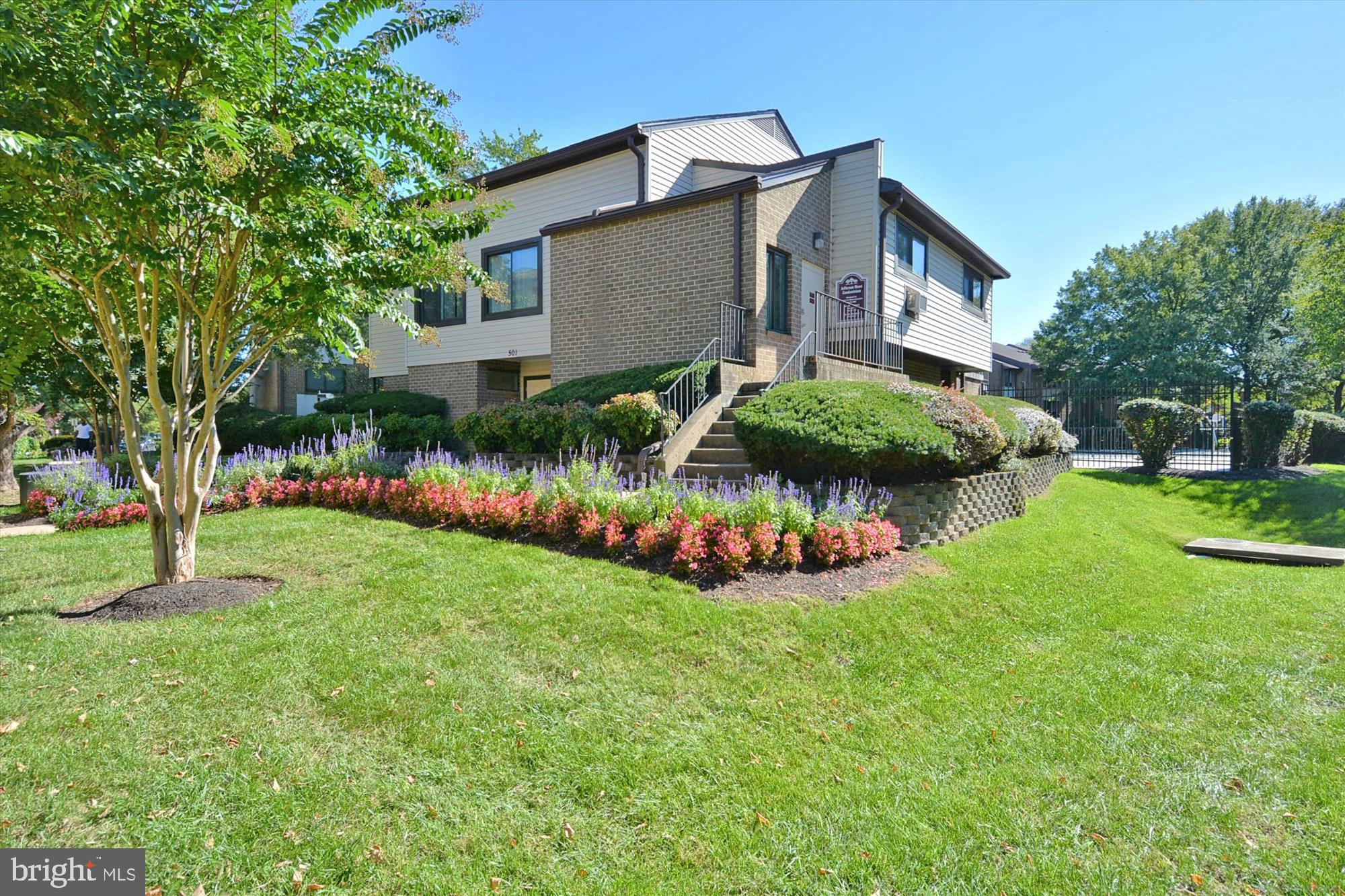 JEFFERSON MEWS - Residential