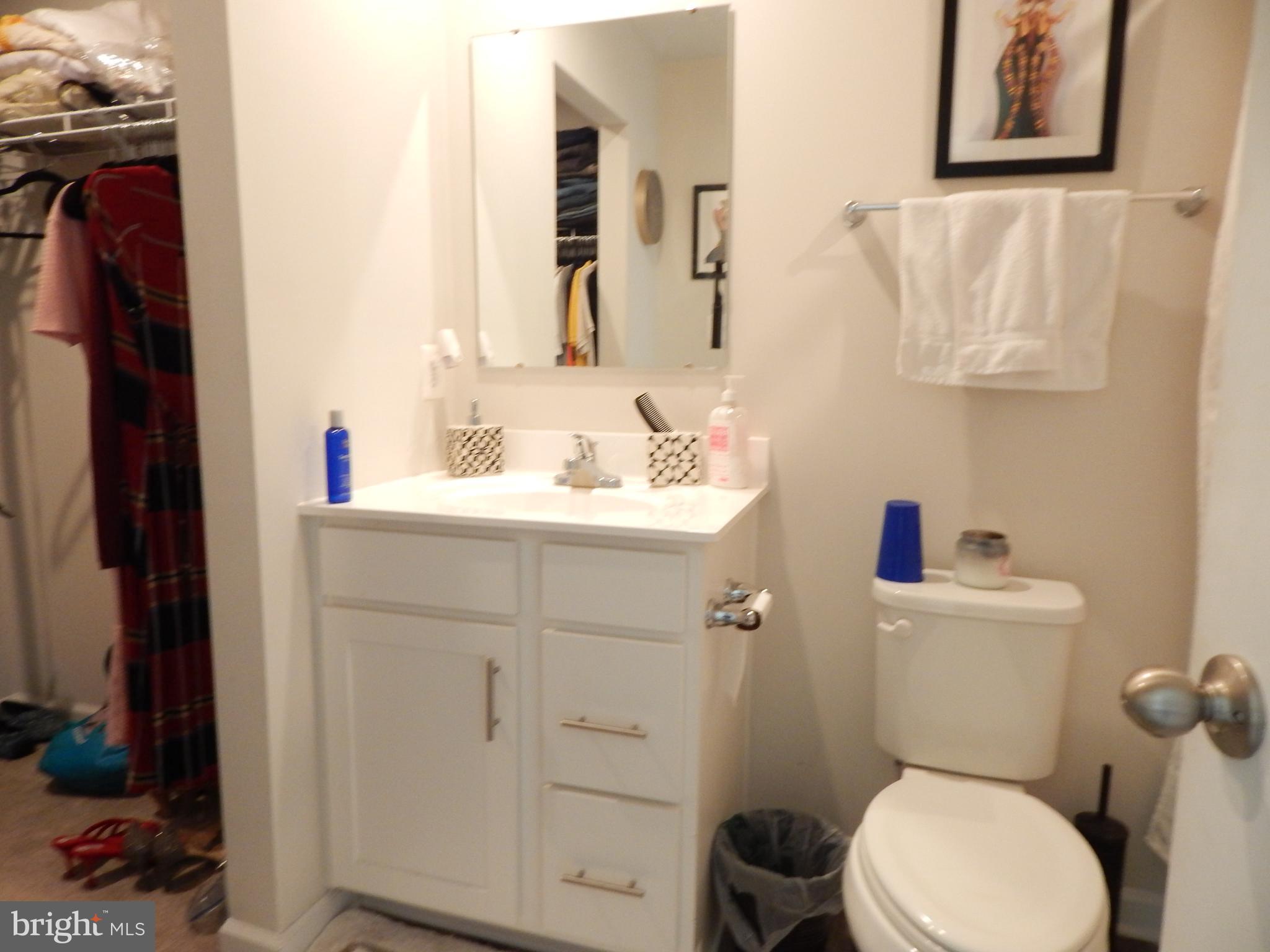 THE LAKES AT MARTINSBURG - Residential Lease