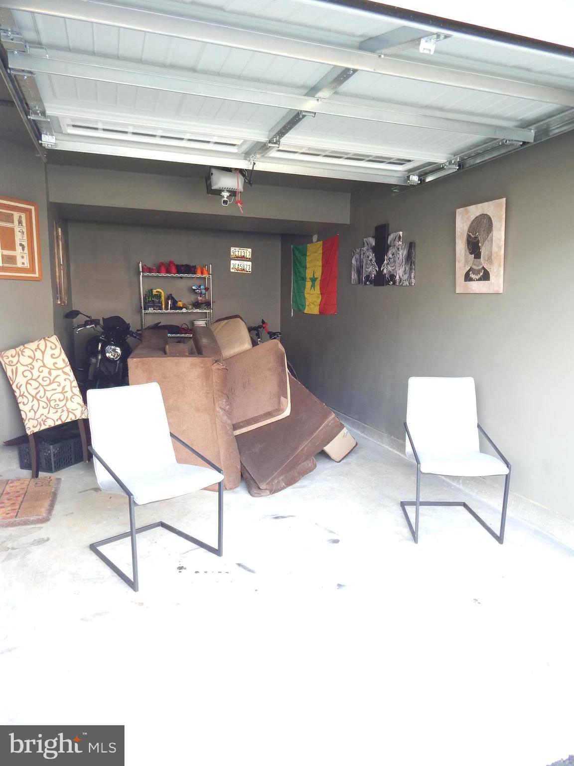 THE LAKES AT MARTINSBURG - Residential Lease