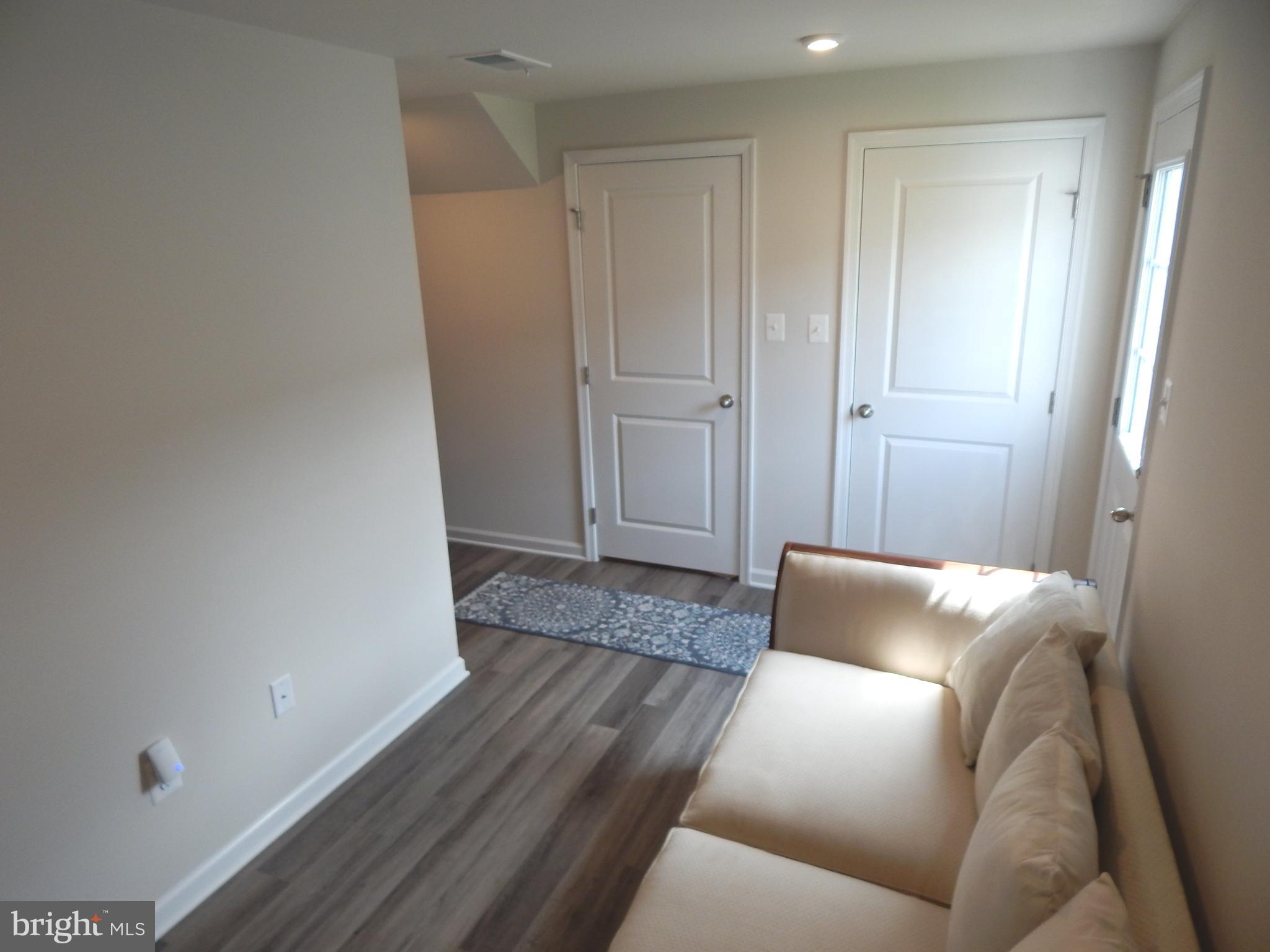 THE LAKES AT MARTINSBURG - Residential Lease