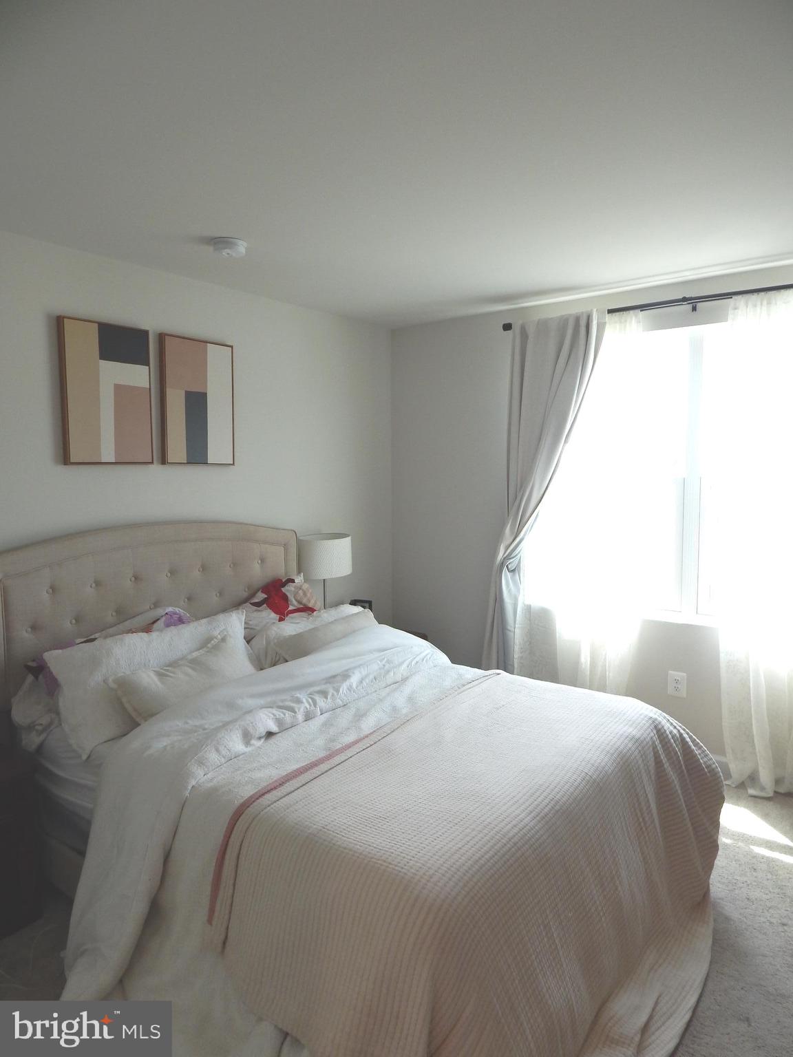 THE LAKES AT MARTINSBURG - Residential Lease