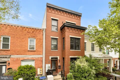 MLS: DCDC2260628