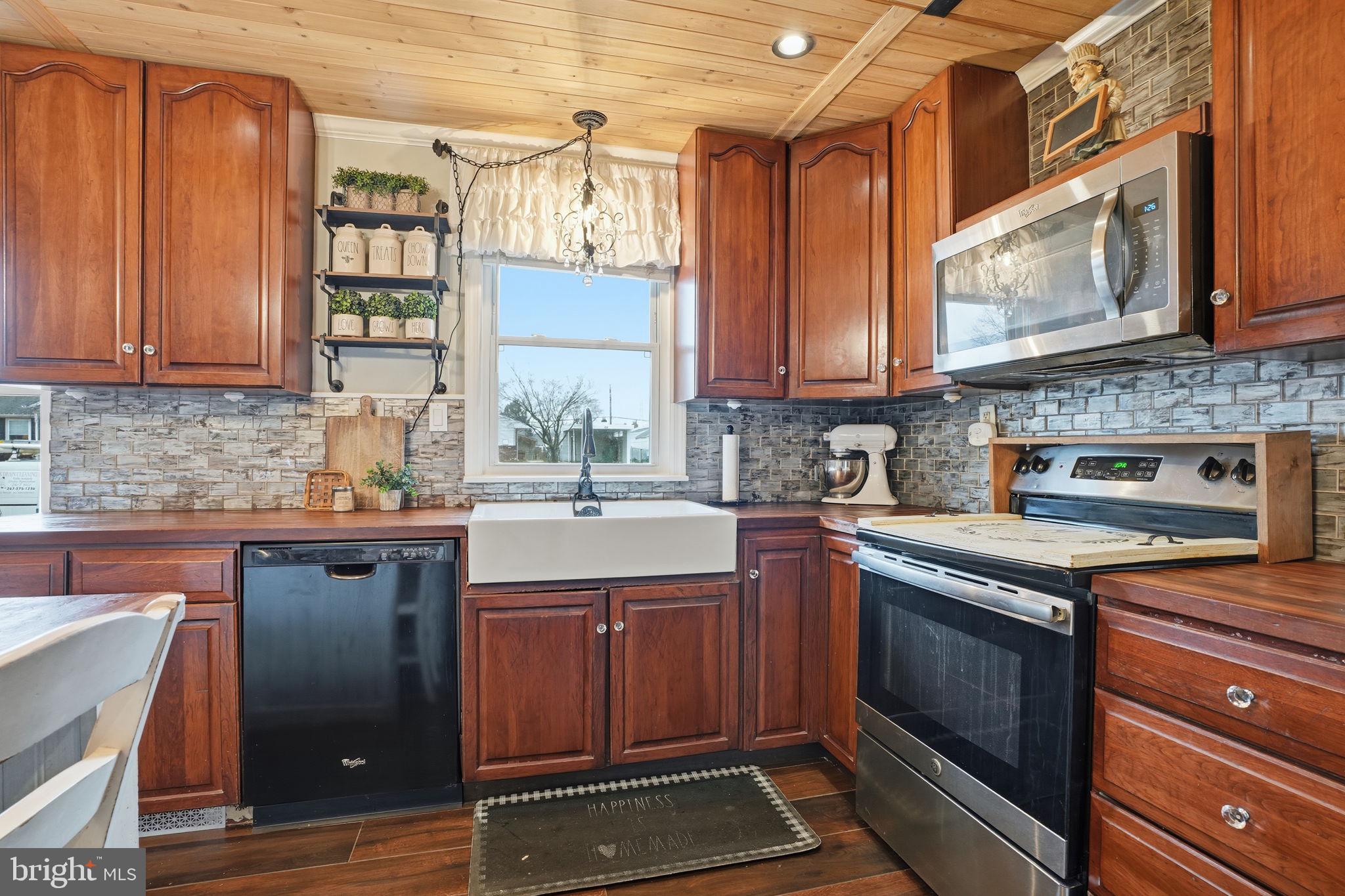 CRABTREE HOLLOW - Residential