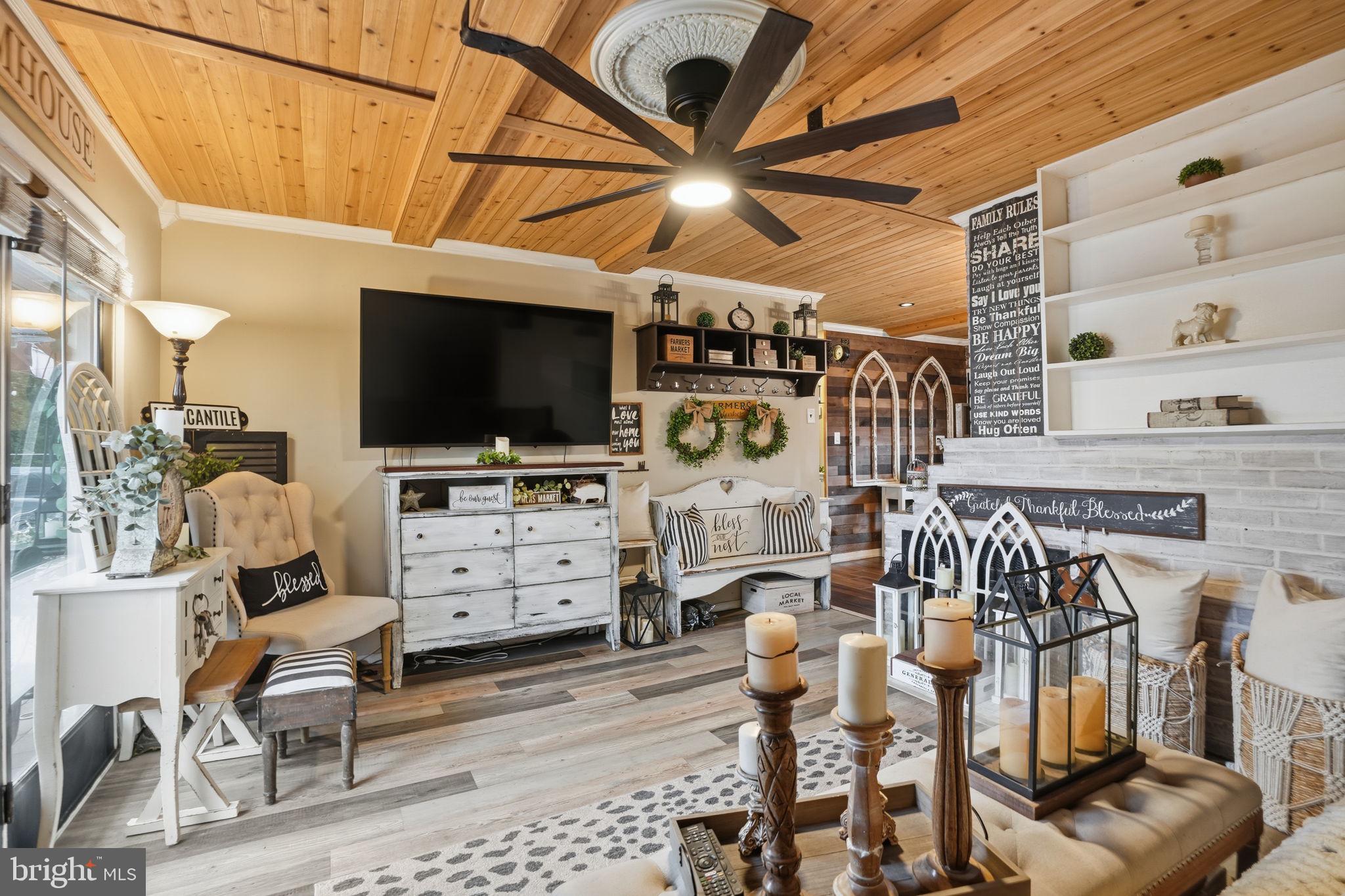 CRABTREE HOLLOW - Residential