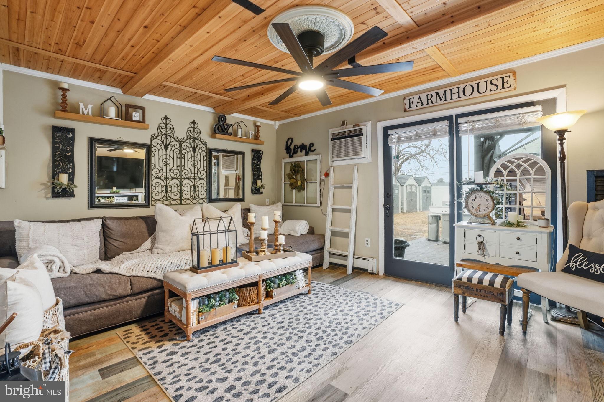 CRABTREE HOLLOW - Residential