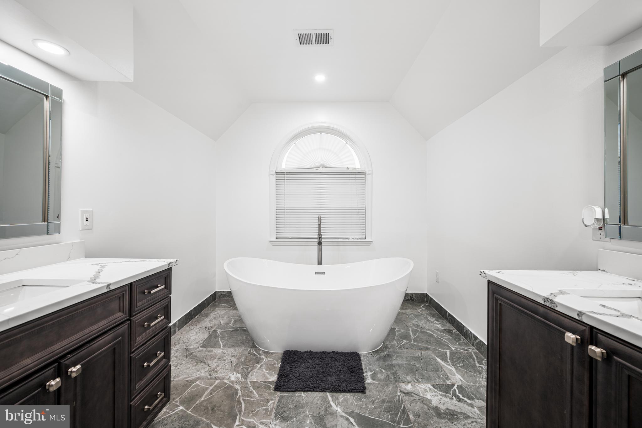 OAK CREEK CLUB - Residential